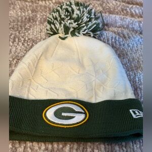 NFL New Era Womens Beanie Knit Hat Pom Pom Green Bay Packers